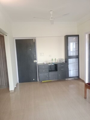 Room in 3.5 BHK Apartment at Royal Palms Garden View, Goregaon East – for Rent