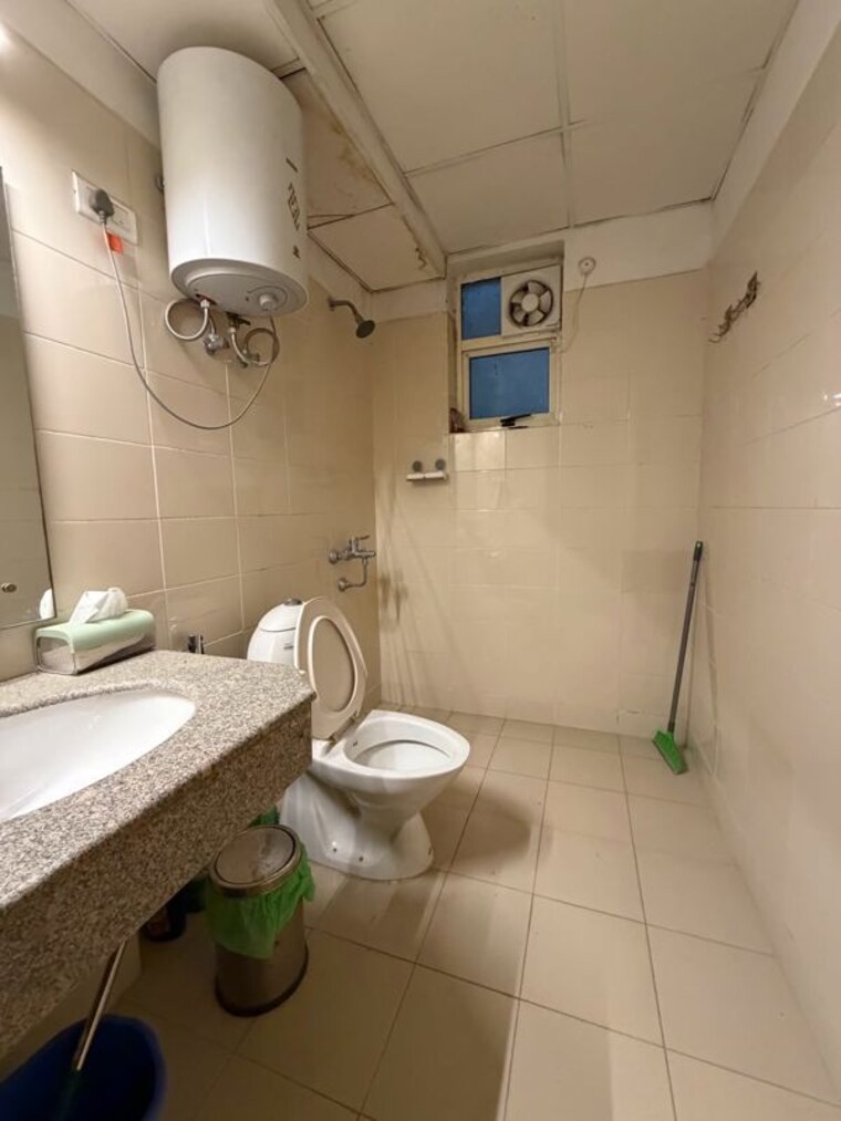 Bathroom, vatika-gurgaon-21 3.5 Bedroom 1980 Sq.Ft. Apartment In Sector 83 Gurgaon 10591803