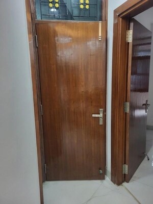 Furnished Amenities in 1 BHK Apartment at Sushant Lok I – for Rent