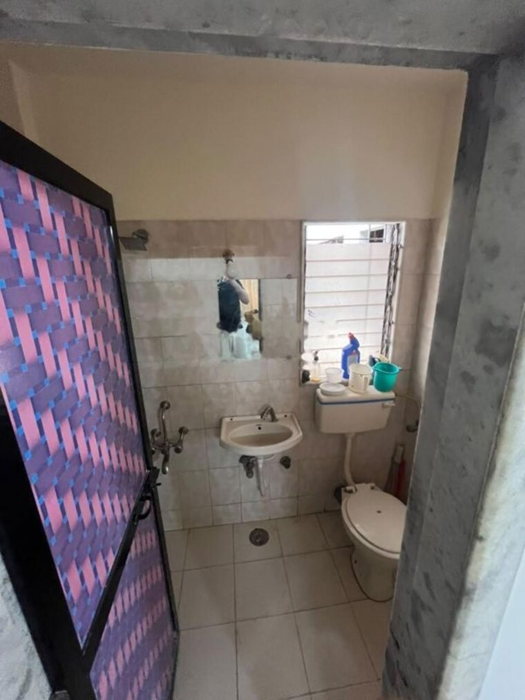Bathroom, dimples-gayatri-avenue 2 Bedroom 850 Sq.Ft. Apartment In Kandivali East Mumbai 10591848
