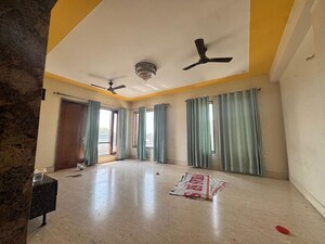Furnished Amenities in 2 BHK Builder Floor at Ardee City, Sector 52 – for Rent