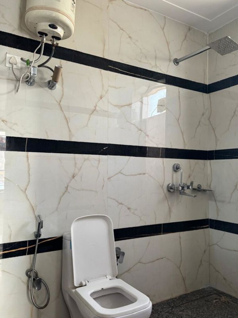 Bathroom, ardee-city 2 Bedroom 950 Sq.Ft. Builder Floor In Sector 52 Gurgaon 10591837