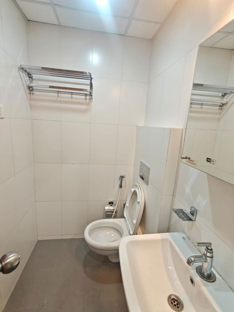 Bathroom, godrej-emerald 2 Bedroom 920 Sq.Ft. Apartment In Ghodbunder Road Thane 10591839