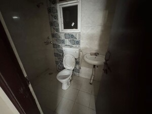 Bathroom in 2 BHK Apartment at Signature Signum 37D III, Sector 37d – for Rent