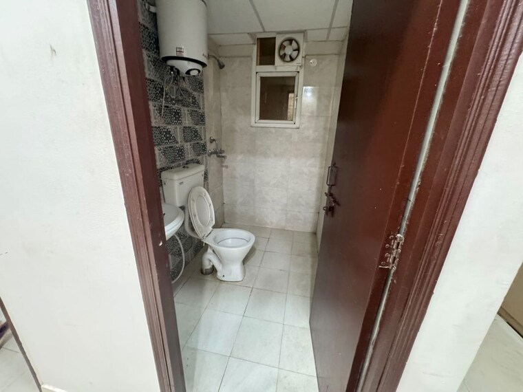 Bathroom, signature-signum-37d-iii 2 Bedroom 645 Sq.Ft. Apartment In Sector 37d Gurgaon 10591884