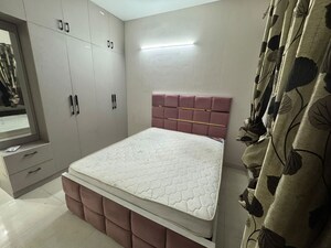 Bedroom in 2 BHK Apartment at Signature Signum 37D III, Sector 37d – for Rent
