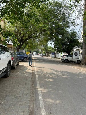 Parking in 2 BHK Independent House at Aliganj – for Sale