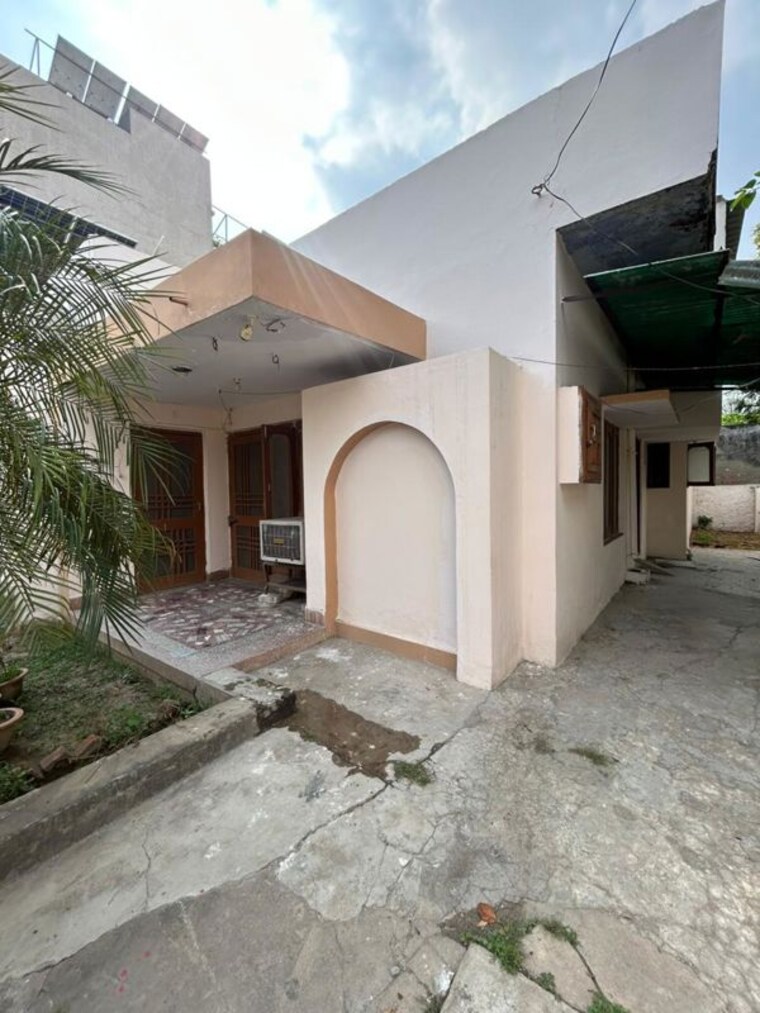 Exterior View, aliganj 2 Bedroom 2100 Sq.Ft. Independent House In Aliganj Lucknow 10591885