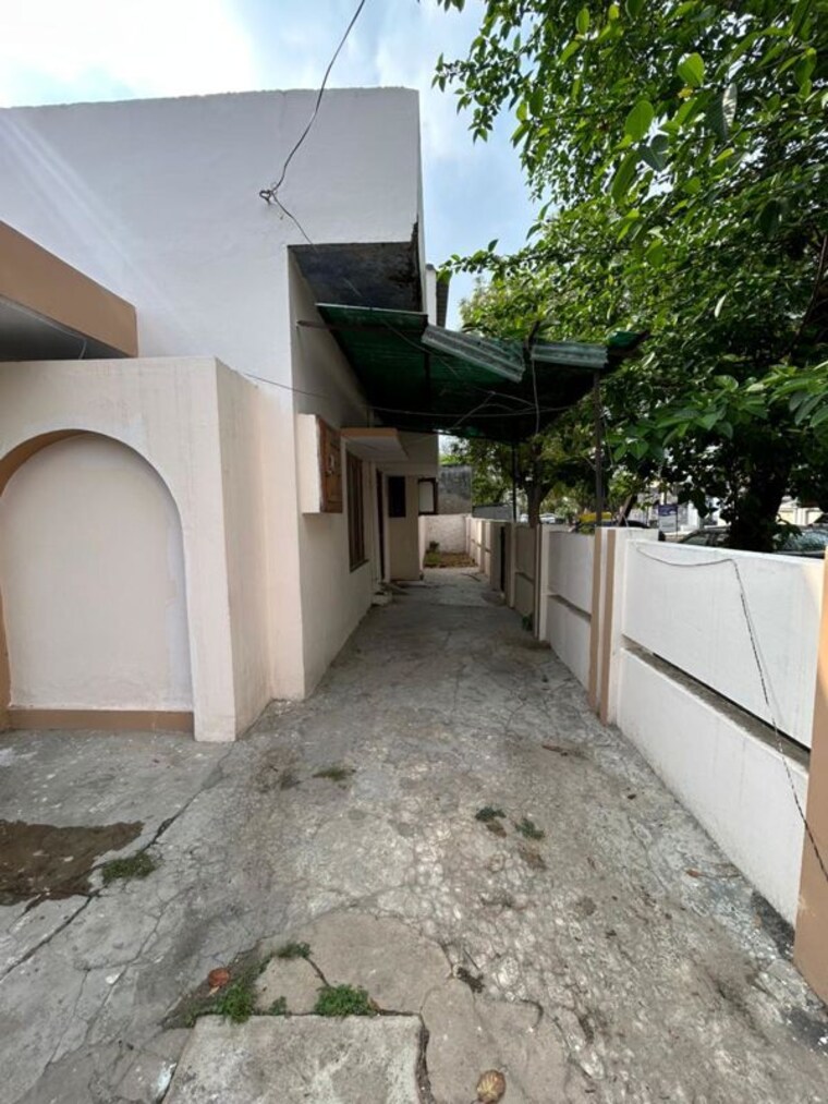 Balcony, aliganj 2 Bedroom 2100 Sq.Ft. Independent House In Aliganj Lucknow 10591885
