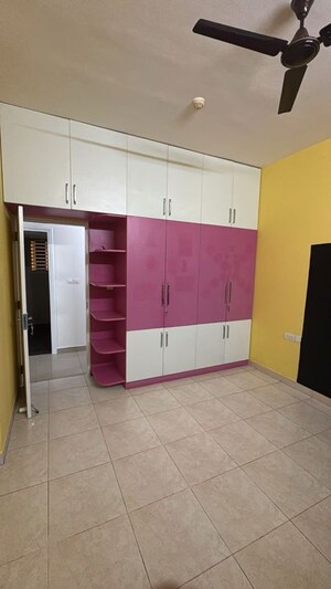 Room in 3 BHK Apartment at G Corp The Icon, Thanisandra Main Road – for Rent