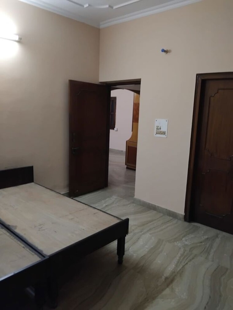 Room, sector 23 3 Bedroom 262 Sq.Yd. Builder Floor In Sector 23 Gurgaon 10591912