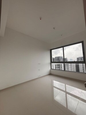 Room in 3 BHK Apartment at Kalpataru Immensa, Kolshet Road – for Rent
