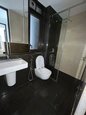 Team Area in 3 BHK Apartment at Lodha The Park, Worli – for Rent