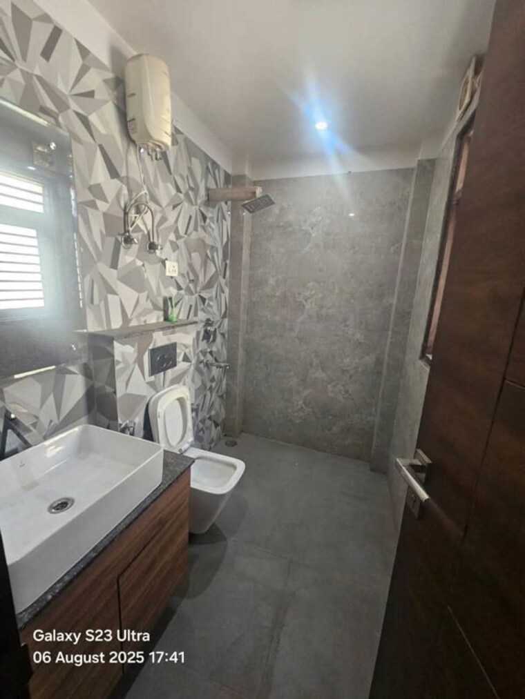 Bathroom, orchid-island 2 Bedroom 950 Sq.Ft. Builder Floor In Sector 51 Gurgaon 10591994