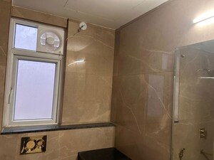 Bathroom in 2.5 BHK Builder Floor at Smart World Orchard, Sector 61 – for Rent