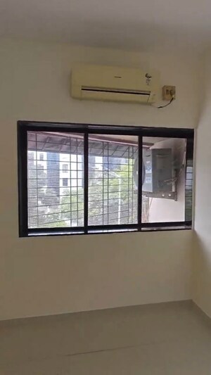 Room in 3 BHK Apartment at Prabhadevi CHS, Prabhadevi – for Sale