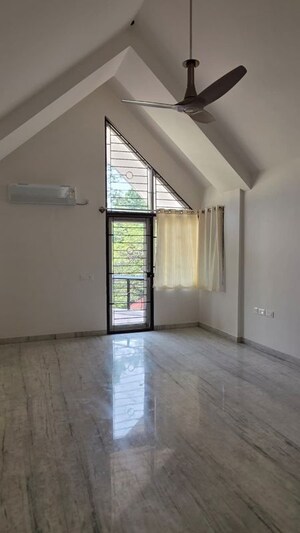 Room in 4 BHK Apartment at Manipal Vista, Vasanth Nagar – for Rent