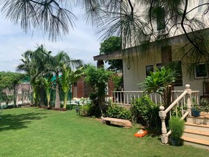 6 BHK Independent House – Garden View at Chattarpur - for Sale