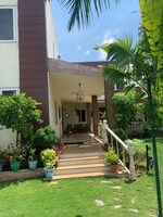 6 BHK + Servant Room,Extra Room,Store Room 1008 Sq.Yd. Independent House in Chattarpur