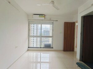 Room in 1.5 BHK Apartment at Godrej Emerald Vista, Ghodbunder Road – for Rent