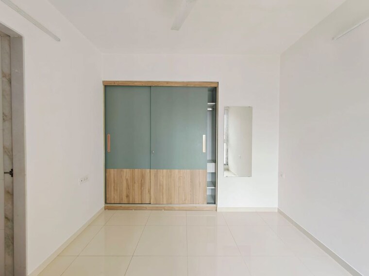Room, godrej-emerald-vista 1.5 Bedroom 512 Sq.Ft. Apartment In Ghodbunder Road Thane 10592030