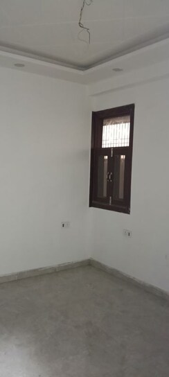 3 BHK + Servant Room Builder Floor For Sale in Gaur City 2