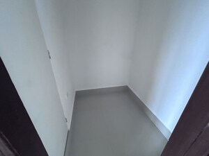 Room in 2 BHK Apartment at DB Woods, Goregaon East – for Rent