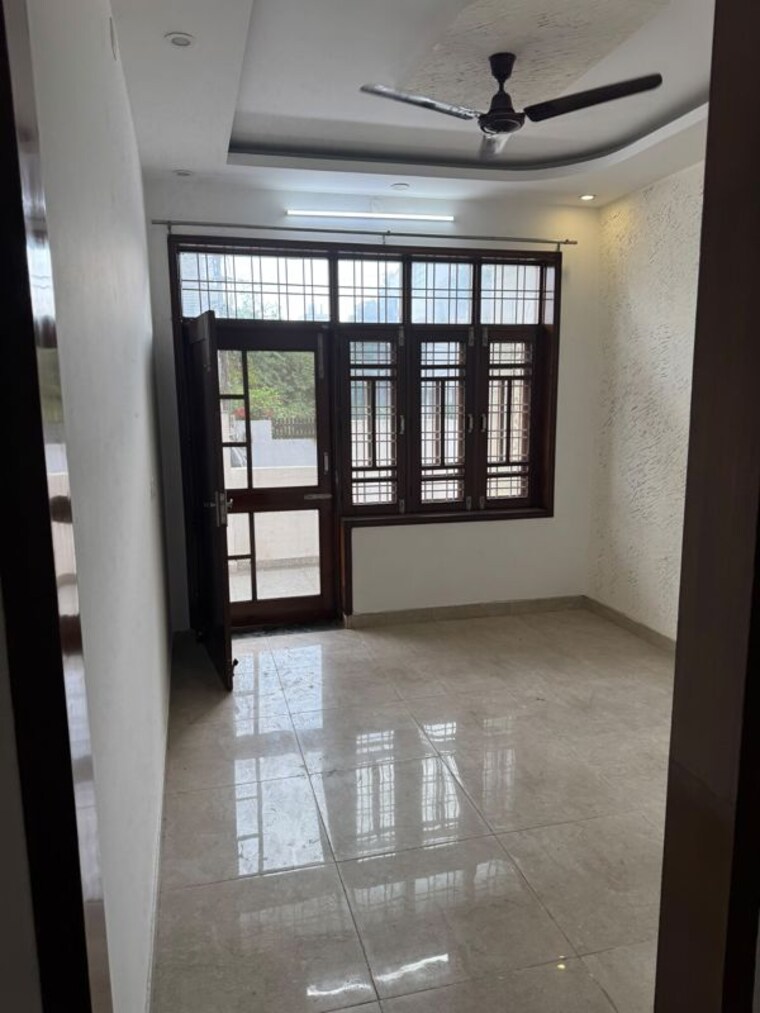 Room, sahastradhara road 3 Bedroom 3000 Sq.Ft. Independent House In Sahastradhara Road Dehradun 10592086