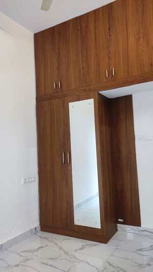 Furnished Amenities in 2 BHK Builder Floor at Hbr Layout – for Rent
