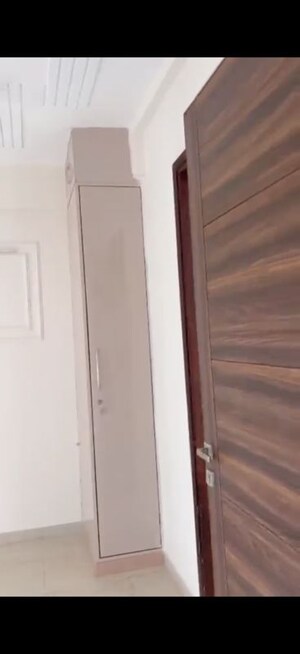 Furnished Amenities in 3.5 BHK Apartment at Smart World Gems, Sector 89 – for Rent