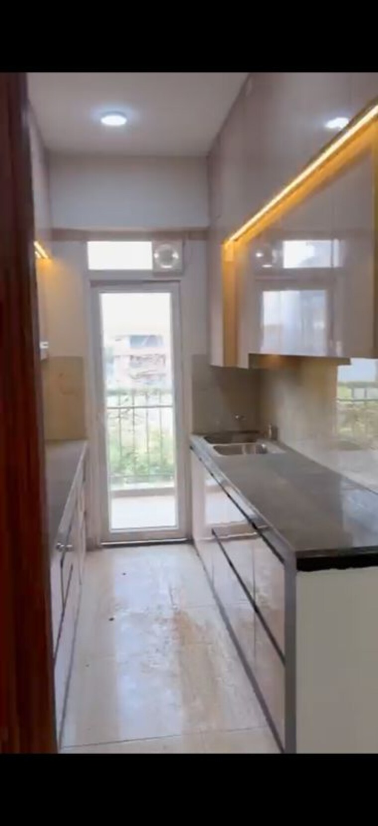 Kitchen, smart-world-gems 3.5 Bedroom 1494 Sq.Ft. Apartment In Sector 89 Gurgaon 10592130