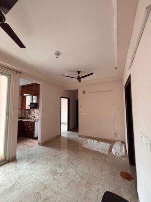 Room in 2.5 BHK Apartment at Amrapali Centurian Park, Tech Zone 4 Greater Noida – for Sale