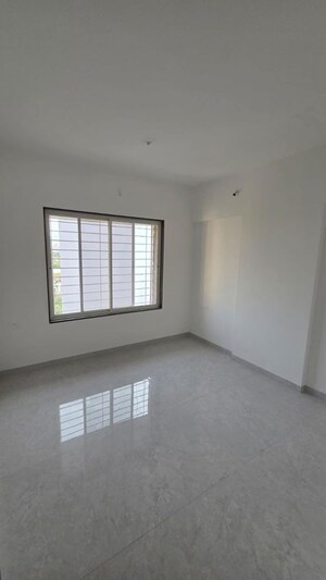 Room in 2 BHK Apartment at Vertical Alcinia, Mohammadwadi – for Rent