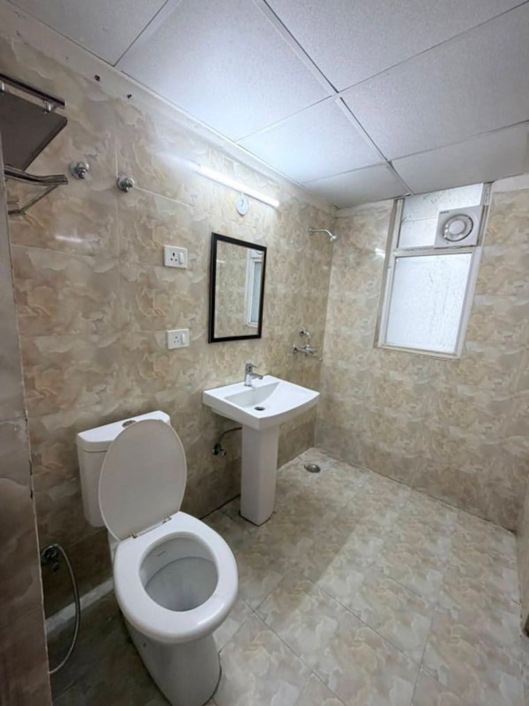 Bathroom, amrapali-centurian-park 2.5 Bedroom 970 Sq.Ft. Apartment In Tech Zone 4 Greater Noida Greater Noida 10592190