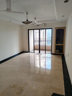 Room in 3 BHK Apartment at Hiranandani Gardens Lake Castle, Powai – for Rent