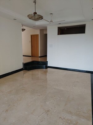 Room in 3 BHK Apartment at Hiranandani Gardens Lake Castle, Powai – for Rent