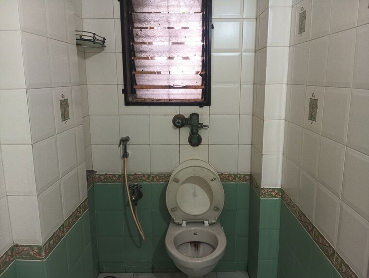 Bathroom, harikunj-enclave 2 Bedroom 750 Sq.Ft. Apartment In Naupada Thane 10588853