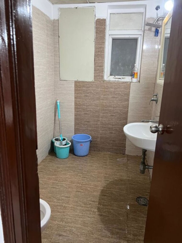 Bathroom, nk-savitry-enclave 2 Bedroom 1350 Sq.Ft. Apartment In Vip Road Zirakpur 10592202