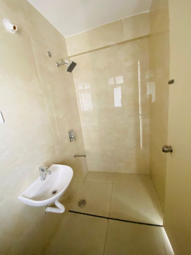 Bathroom, jn-adi-amma-insperia 3 Bedroom 1045 Sq.Ft. Apartment In Rahatani Pune 10592218