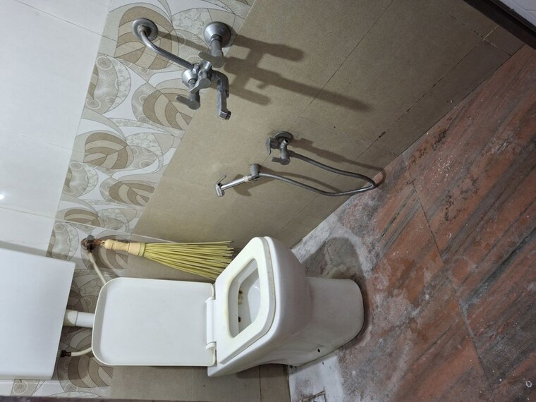 Bathroom, ghansoli 1 RK 500 Sq.Ft. Independent House In Ghansoli Navi Mumbai 10592223
