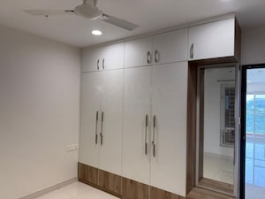Room in 3 BHK Apartment at Kondapur – for Rent