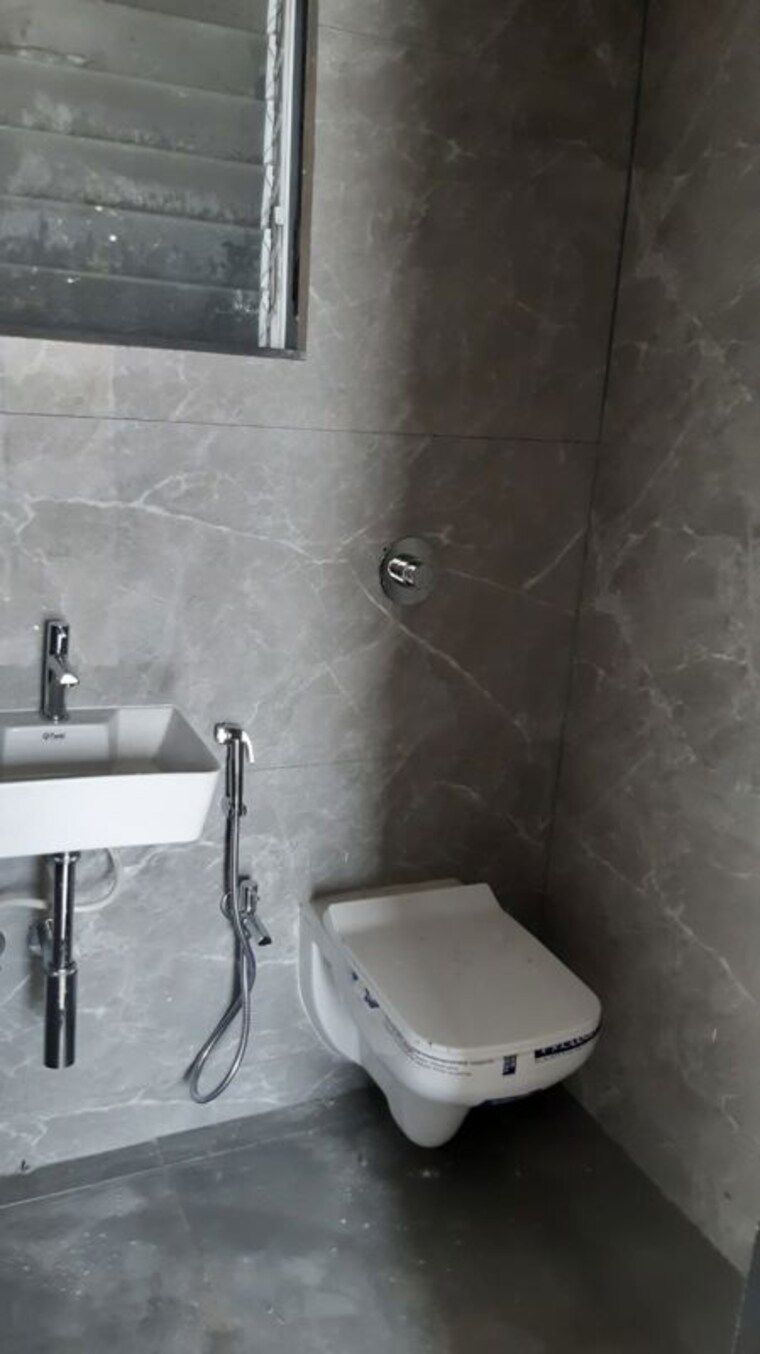 Bathroom, mandar-nature-glory 2 Bedroom 1000 Sq.Ft. Apartment In Kalwa Thane 10592245