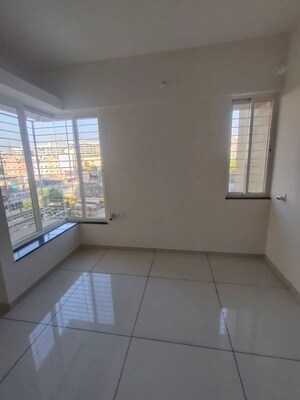 Room in 2.5 BHK Apartment at Yashwin Supernova, Wakad – for Rent