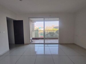 Room in 2.5 BHK Apartment at Yashwin Supernova, Wakad – for Rent