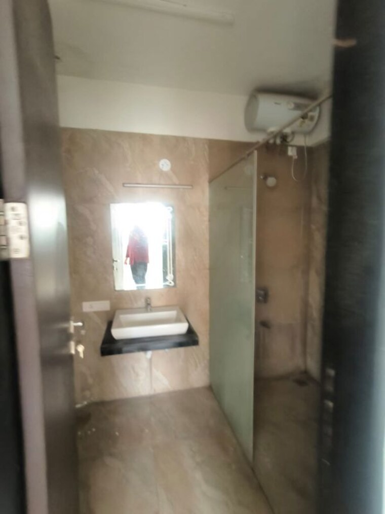 Bathroom, vtp-urban-space 3.5 Bedroom 1800 Sq.Ft. Apartment In Nibm Road Pune 10592221