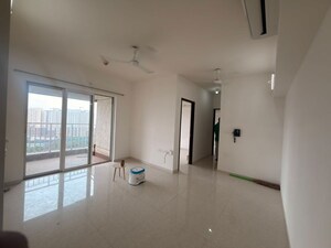 2 BHK Apartment For Rent in Lodha Amara, Kolshet Road