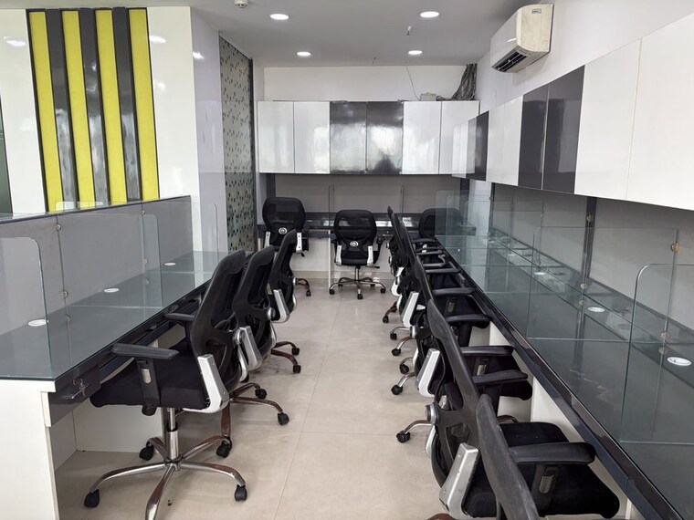 Gym, netaji subhash place Commercial Office Space 1152 Sq.Ft. In Netaji Subhash Place Delhi 10592274