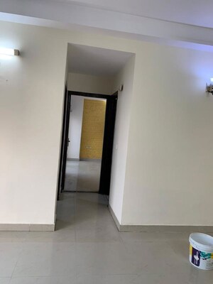 Room in 2.5 BHK Apartment at Supertech Cape Town, Sector 74 – for Rent