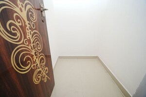 Furnished Amenities in 2 BHK Apartment at Supertech Crown Town, Sector 74 – for Rent