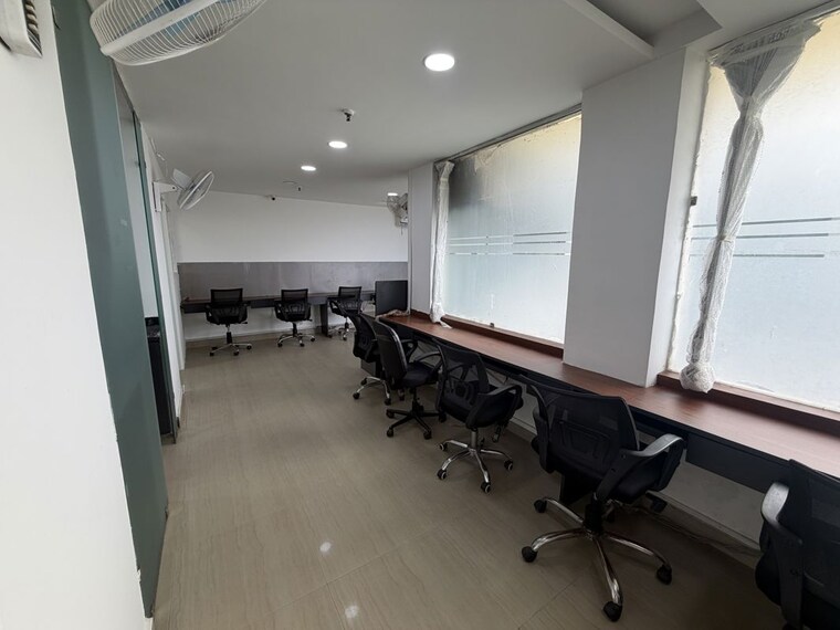 Team Area, netaji subhash place Commercial Office Space 1180 Sq.Ft. In Netaji Subhash Place Delhi 10592311